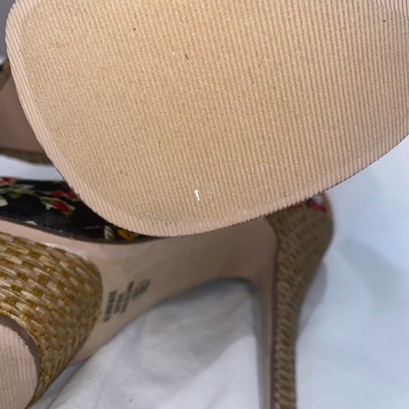 Never Worn! Floral Platform Heels! Size 8.5 - Picture 7 of 7